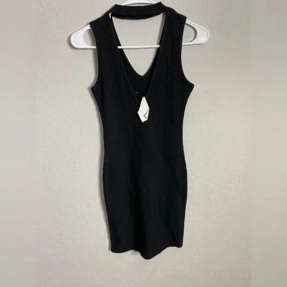 Little Black Dress - Picture 2 of 5